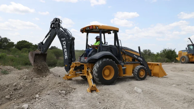 16 types of Hydraulic Machines Used in Construction Backhoes